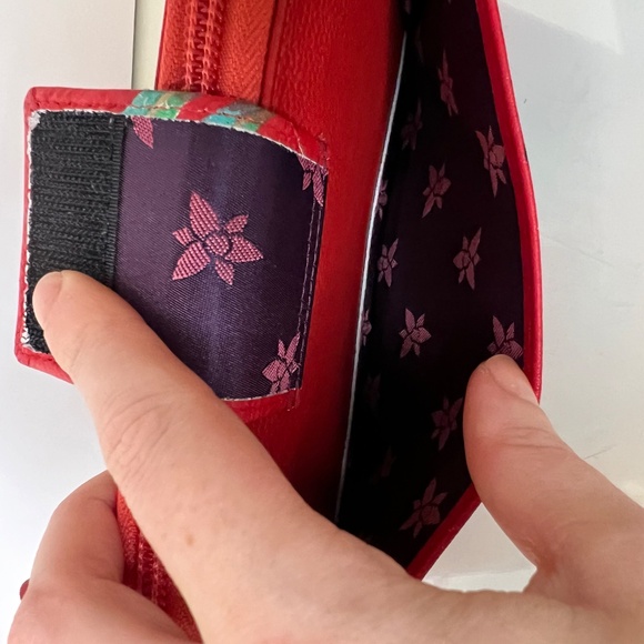 Anuschka Zebra Red Hand-Painted Leather Floral Convertible Crossbody Wallet NWOT - Picture 12 of 16